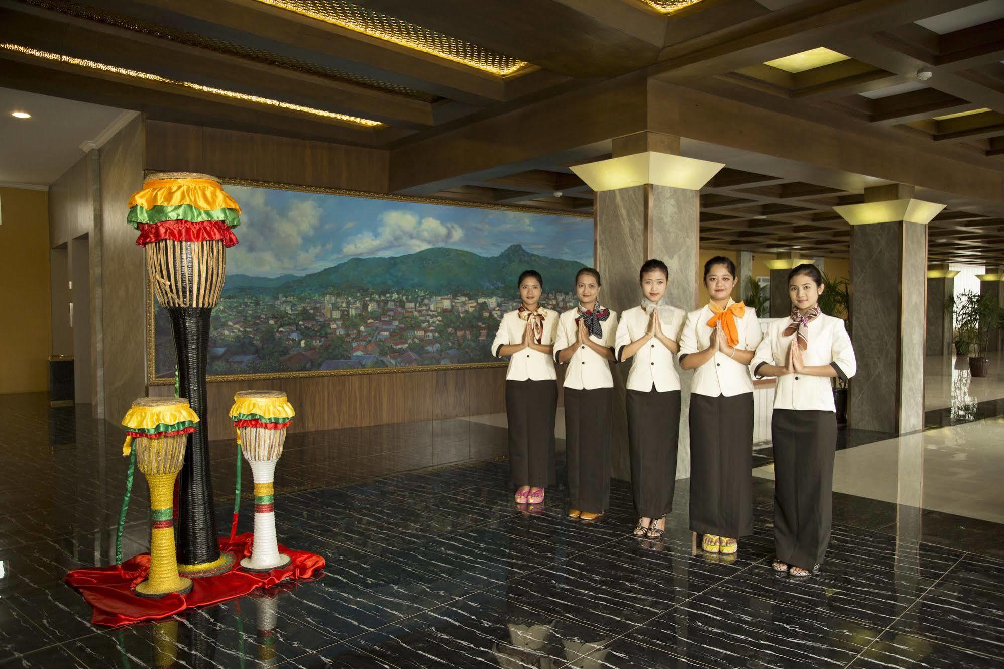 Royal Taunggyi Hotel מראה חיצוני תמונה