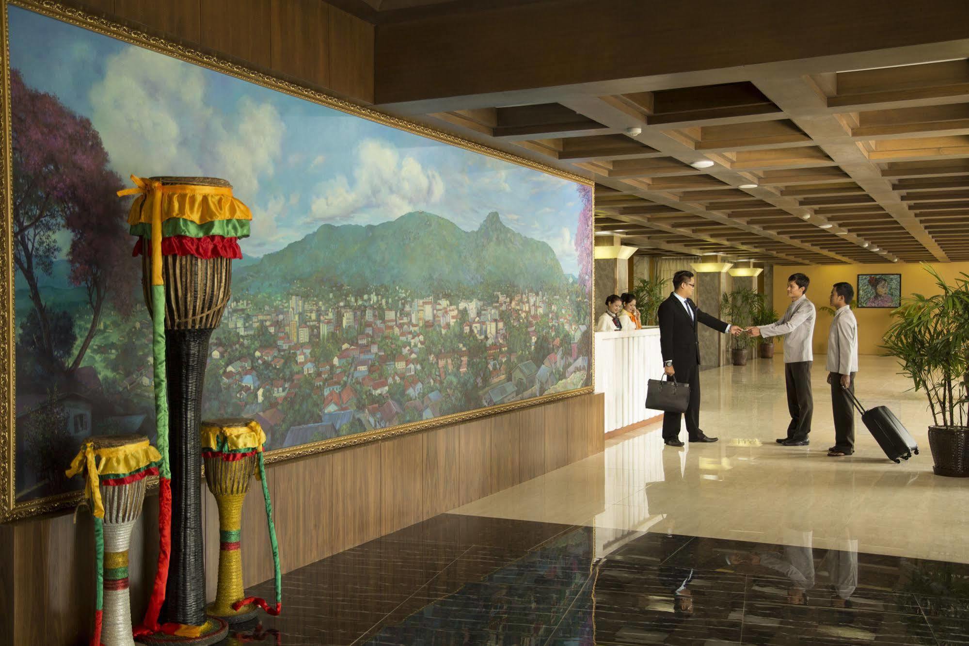 Royal Taunggyi Hotel מראה חיצוני תמונה