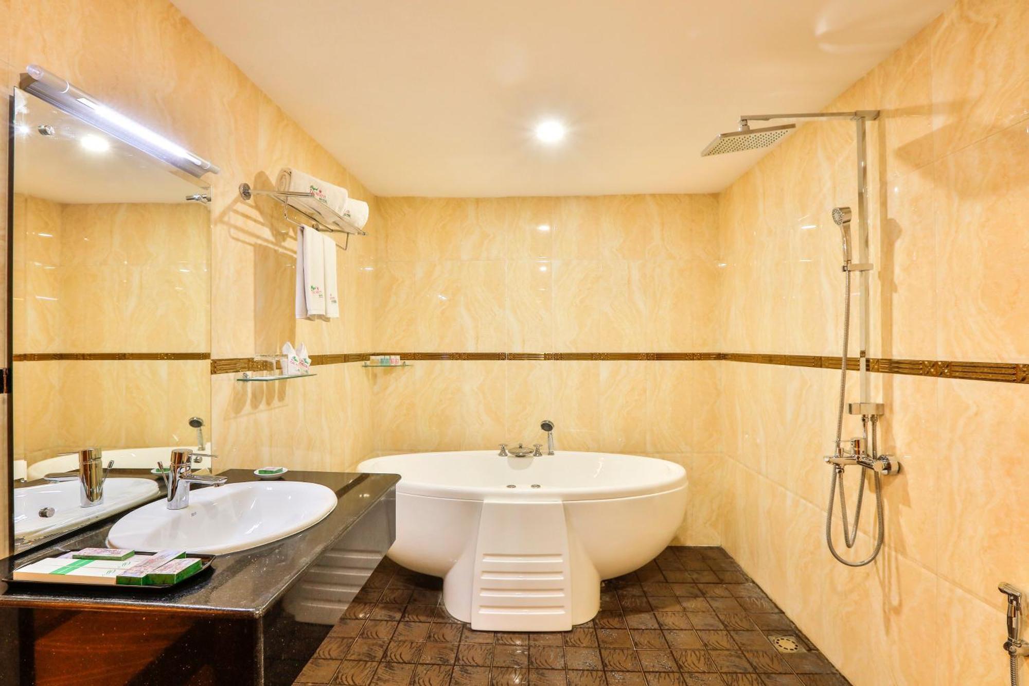 Royal Taunggyi Hotel מראה חיצוני תמונה